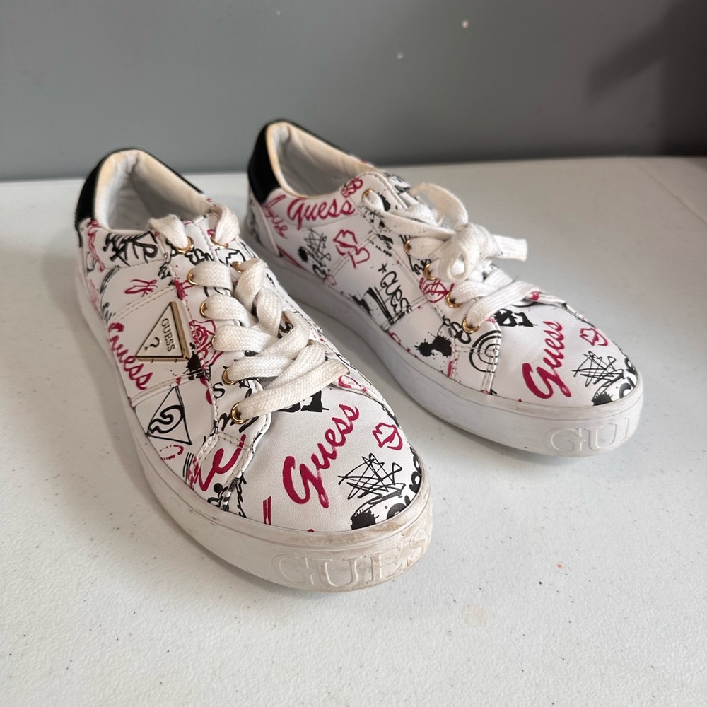 Guess Graphic Sneakers in White and Pink 6.5